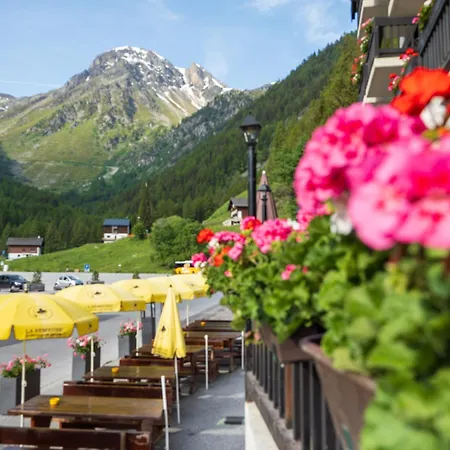 Hotel Cristal - Swiss Riders 3*