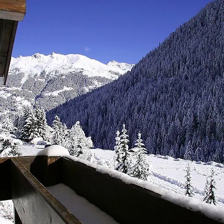 Hotel Cristal - Swiss Riders 3*