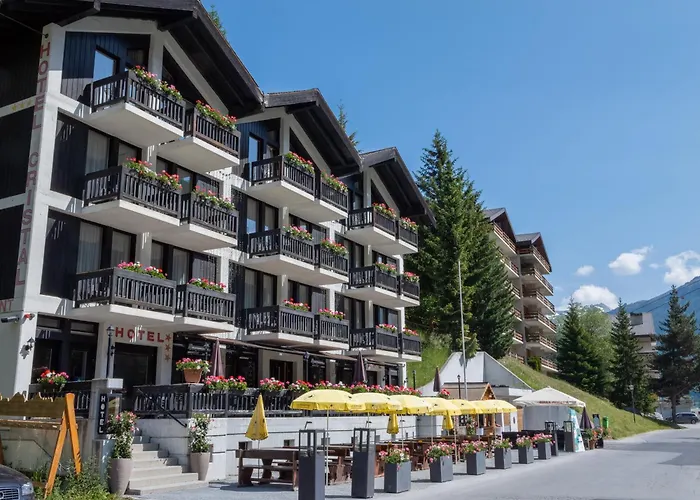 Hotel Cristal - Swiss Riders 3*