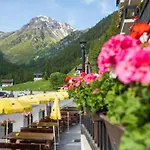 Отель Cristal - Swiss Riders 3*