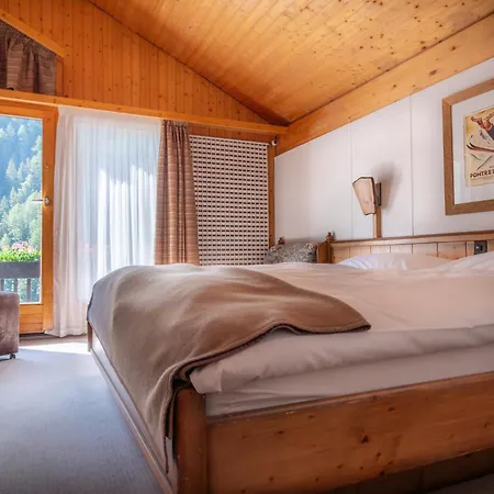 Hotel Cristal - Swiss Riders 3*