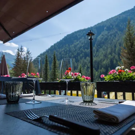 Hotel Cristal - Swiss Riders