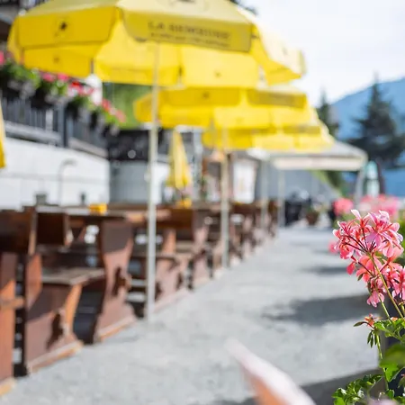 Hotel Cristal - Swiss Riders 3*